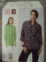 1385 Vogue BETZINA EZ LOOSE FLUTED COLLAR BUTTON TOP PATTERN ABC-GHIJ uncut